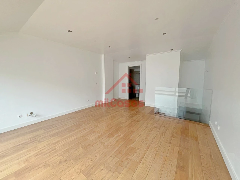 Apartamento T1 para Arrendamento em Ericeira Foto 16