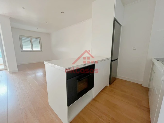 Apartamento T1 para Arrendamento em Ericeira Foto 5