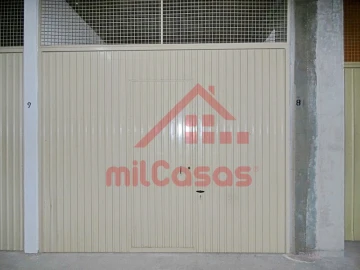 Garagem para Arrendamento em A dos Cunhados e Maceira