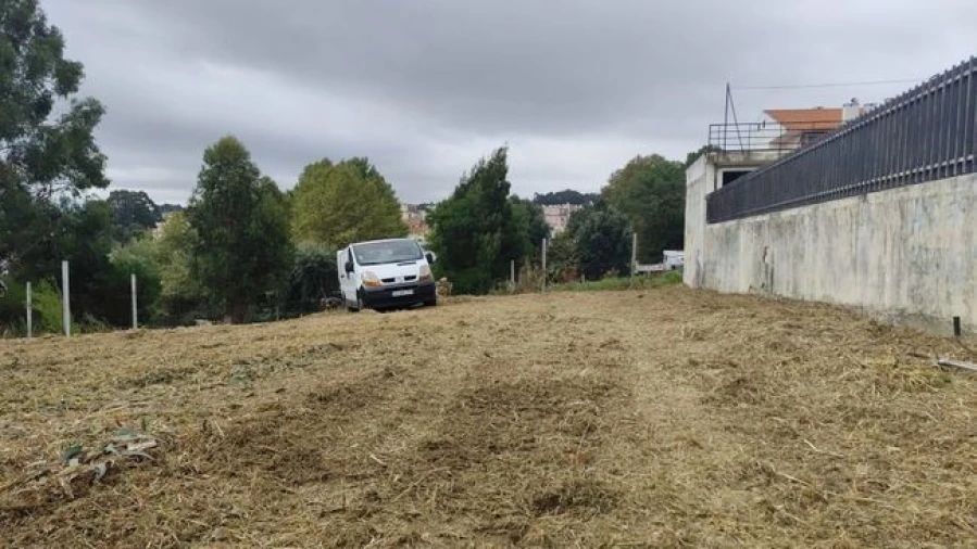 Terreno para Venda em Oliveira do Douro Foto 4
