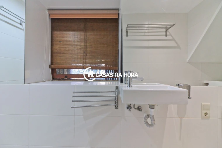 Moradia T1 para Arrendamento em Gestaço Foto 18