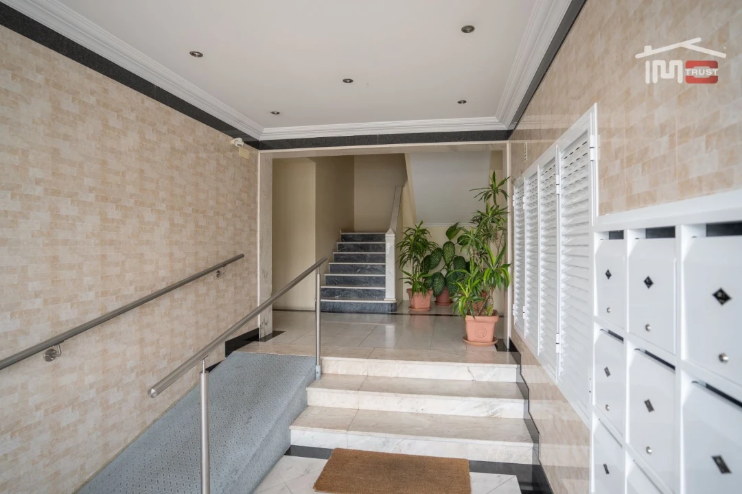 Apartamento T3 para Venda em Amora Foto 2