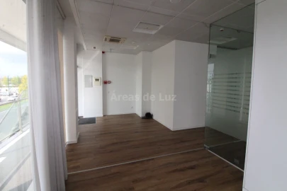 Loja para Arrendamento em Marrazes e Barosa