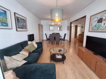 Apartamento T3 para Arrendamento em Carcavelos e Parede