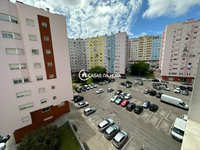 Apartamento T2 para Venda em Corroios Foto 8