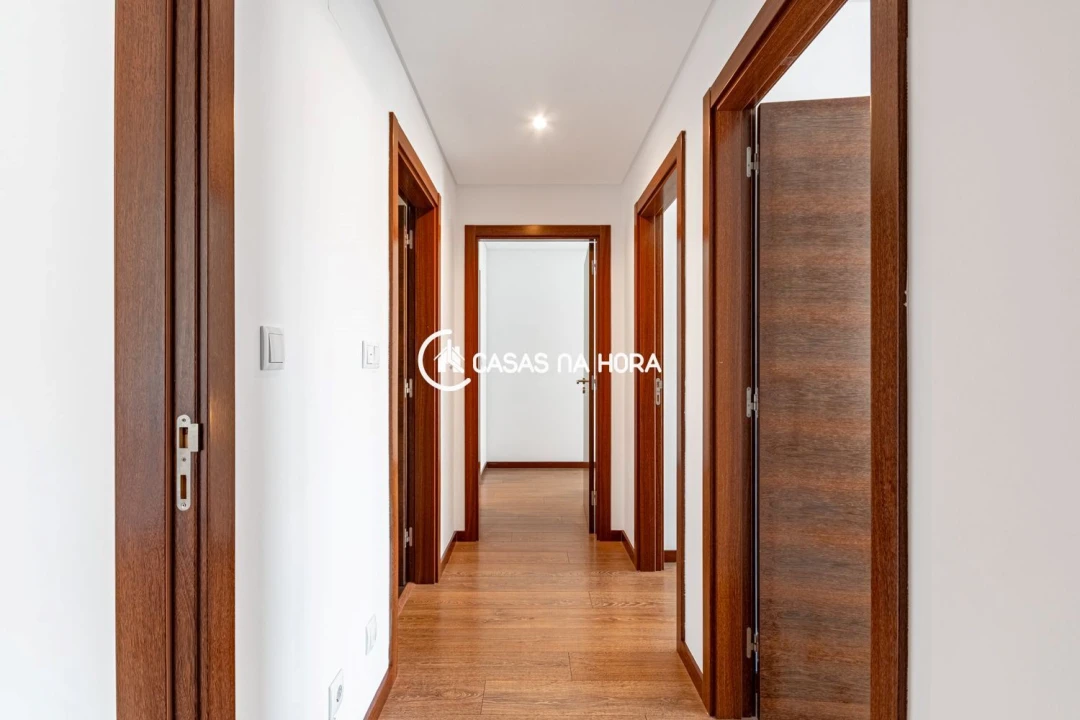 Apartamento T3 para Venda em Alfragide Foto 22