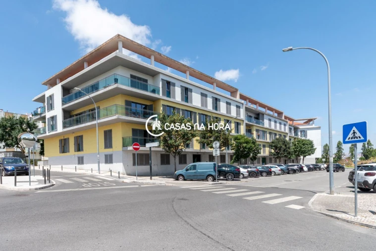 Apartamento T3 para Venda em Alfragide Foto 2