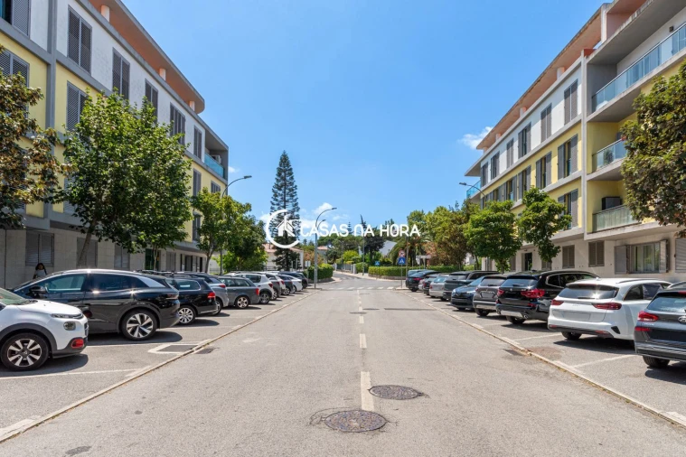 Apartamento T3 para Venda em Alfragide Foto 3