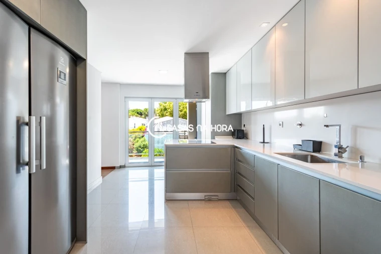 Apartamento T3 para Venda em Alfragide Foto 4