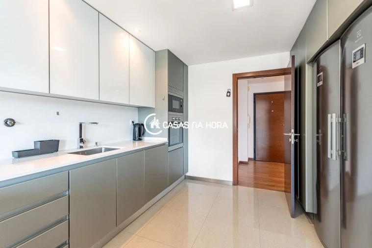 Apartamento T3 para Venda em Alfragide Foto 6