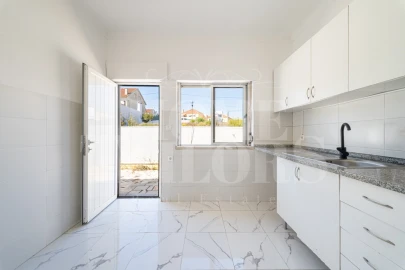 Moradia T2 para Venda em Malveira e São Miguel de Alcainça