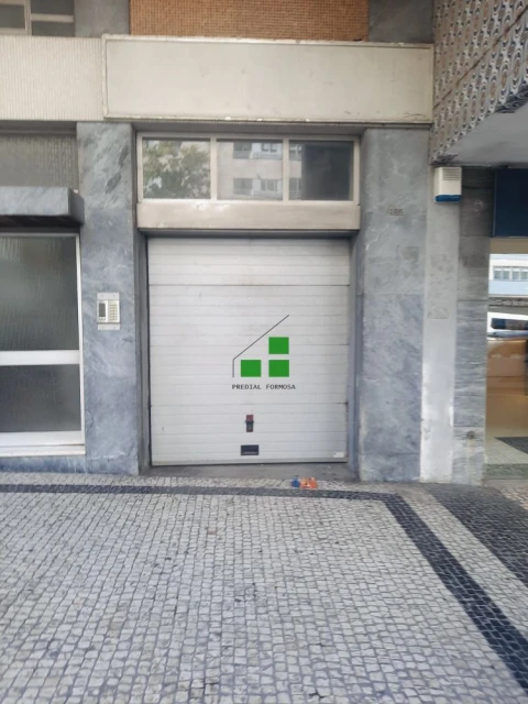 Garagem para Arrendamento em Mafamude e Vilar do Paraíso