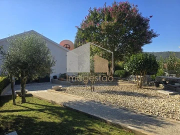 Moradia T3 para Venda em Mentrestido