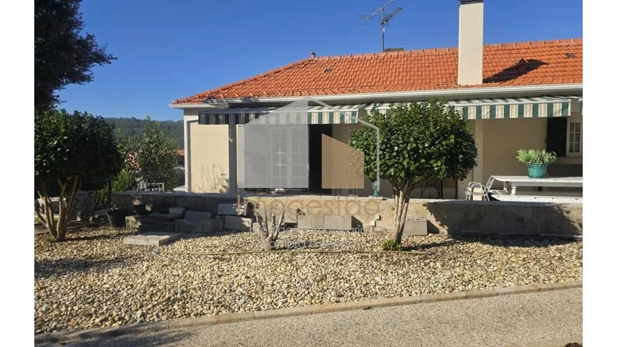 Moradia T3 para Venda em Mentrestido