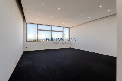 Loja para Venda em Perafita, Lavra e Santa Cruz do Bispo