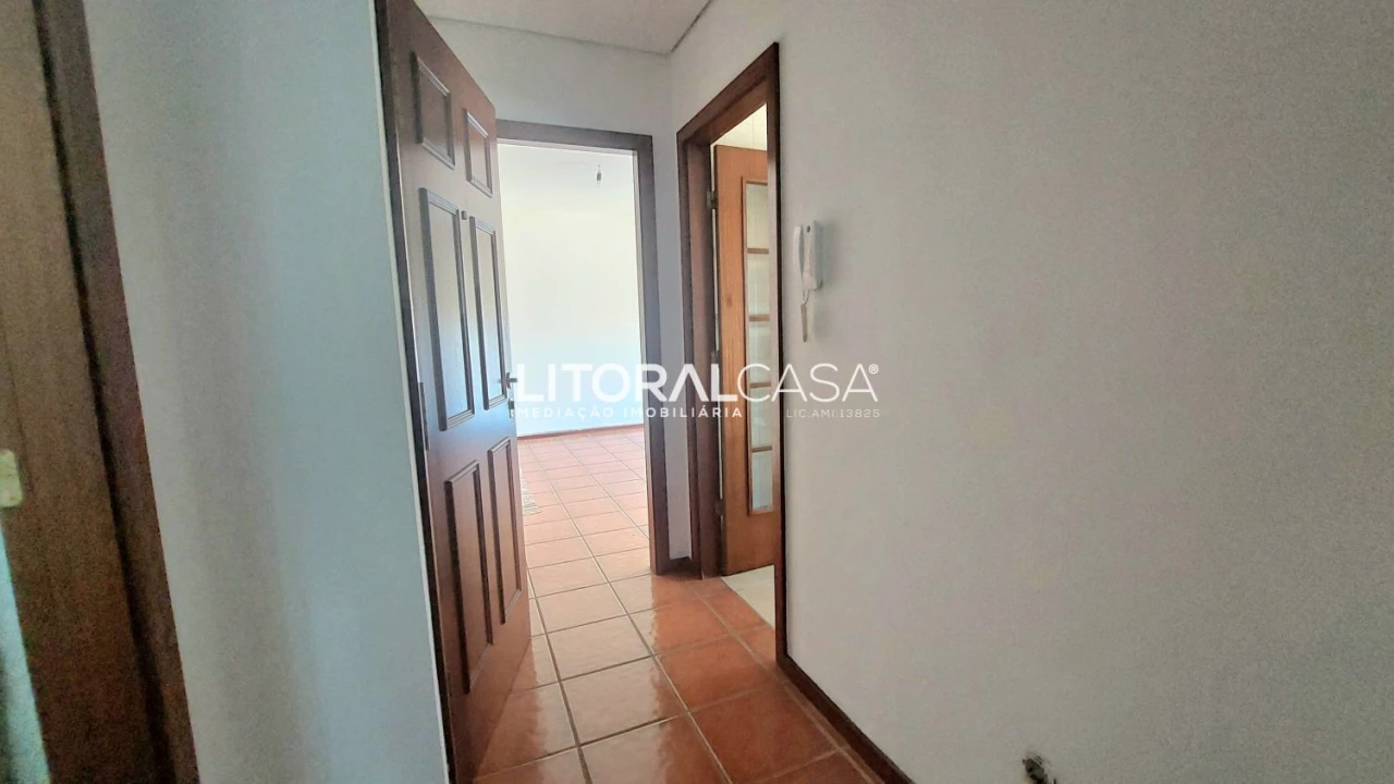 Apartamento T2 para Venda em Eixo e Eirol Foto 12