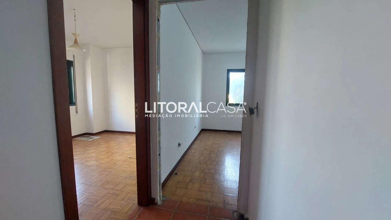 Apartamento T2 para Venda em Eixo e Eirol Foto 8