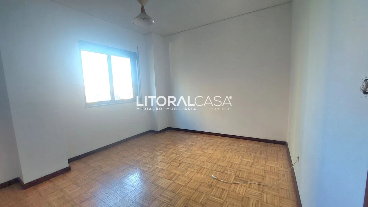 Apartamento T2 para Venda em Eixo e Eirol Foto 7
