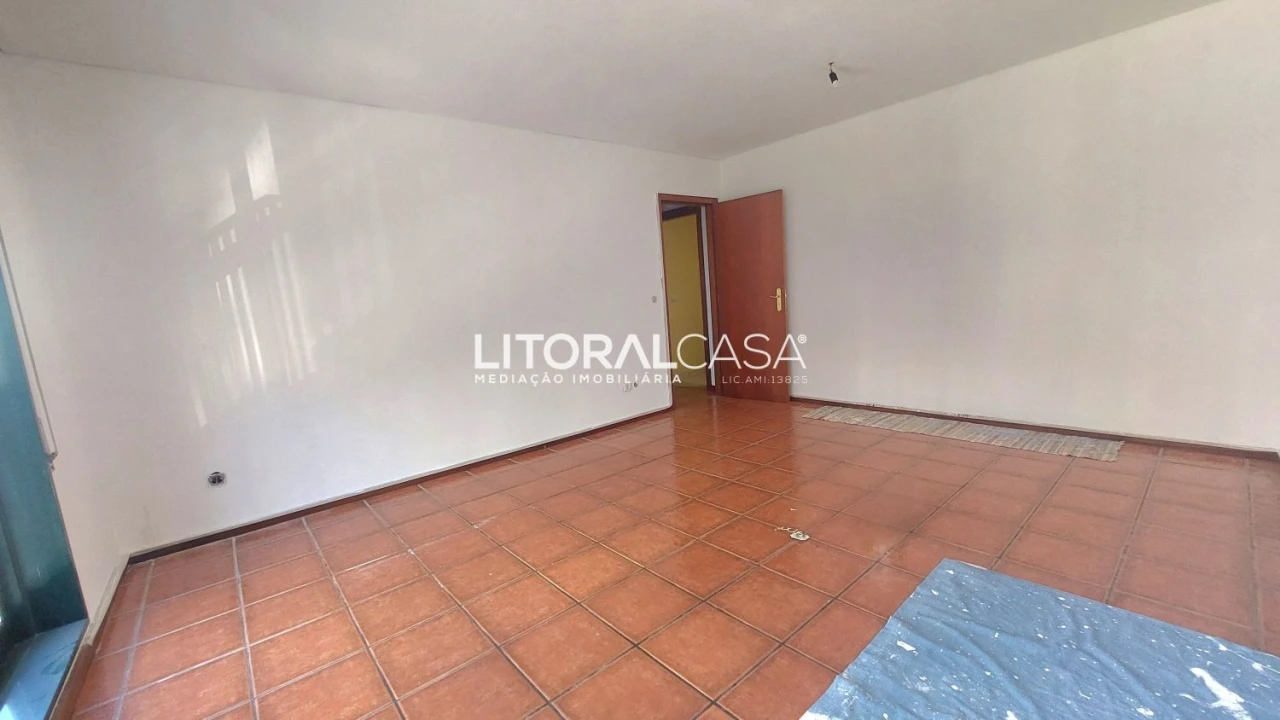 Apartamento T2 para Venda em Eixo e Eirol Foto 3