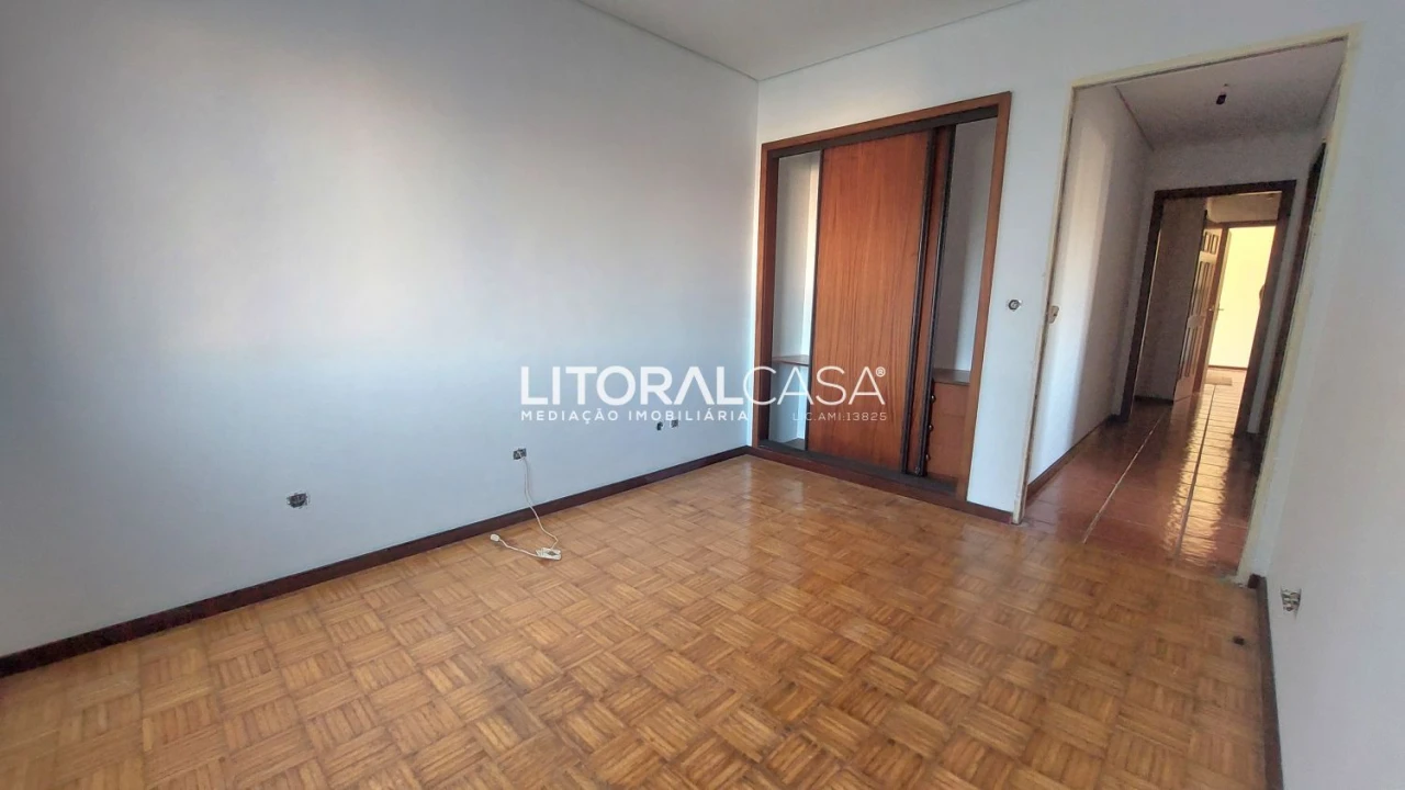 Apartamento T2 para Venda em Eixo e Eirol Foto 4