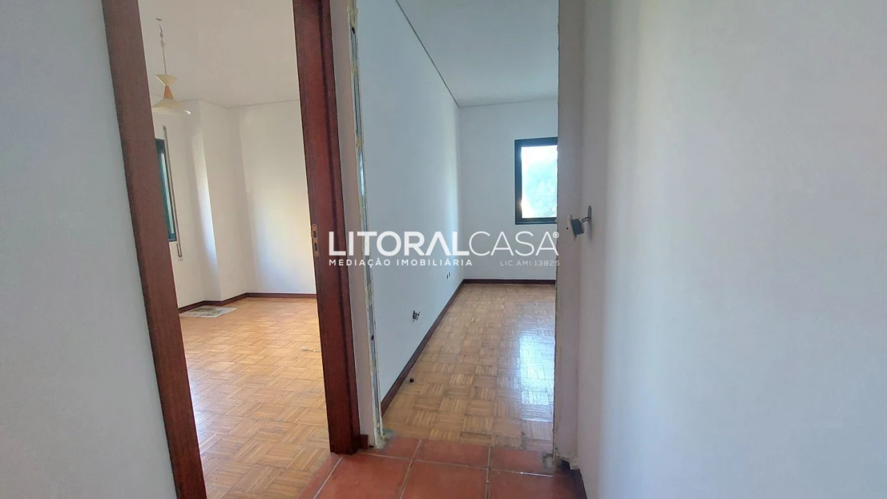 Apartamento T2 para Venda em Eixo e Eirol Foto 11