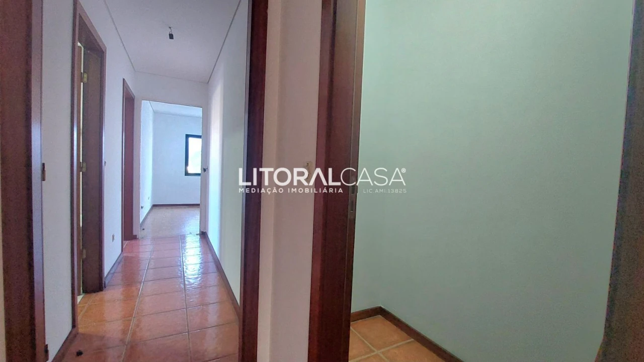 Apartamento T2 para Venda em Eixo e Eirol Foto 9