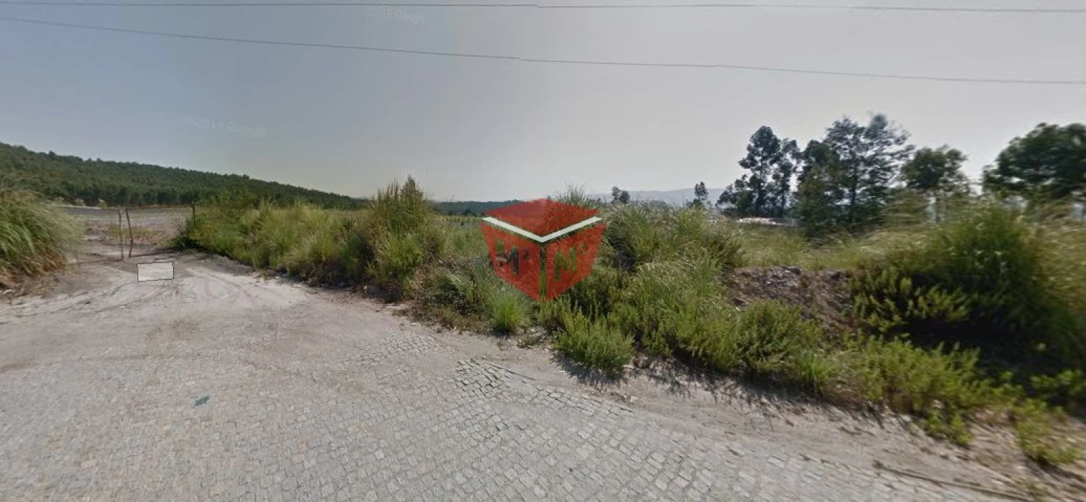 Terreno para Venda em Esmeriz e Cabeçudos Foto 1