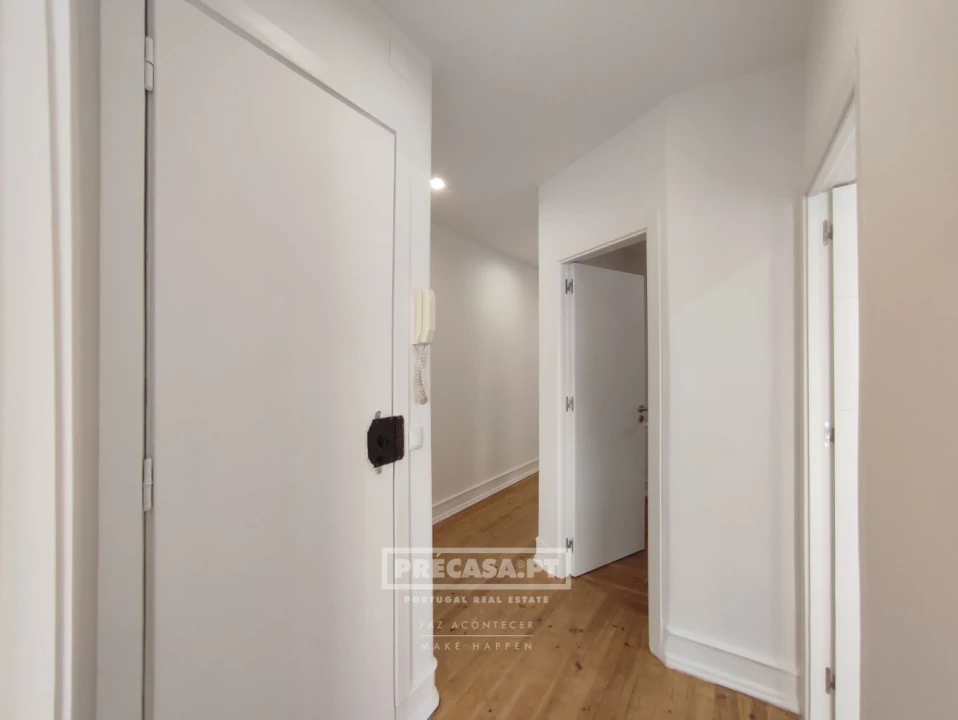 Apartamento T2 para Venda em Queluz e Belas Foto 6