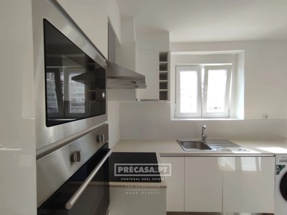 Apartamento T2 para Venda em Queluz e Belas Foto 25