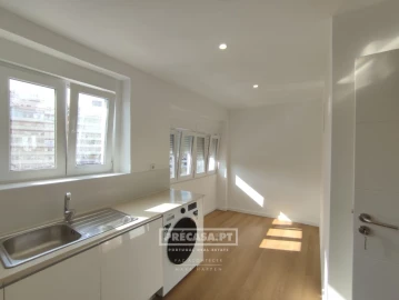 Apartamento T2 para Venda em Queluz e Belas