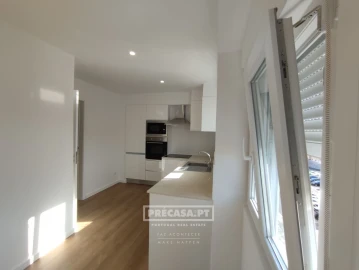 Apartamento T2 para Venda em Queluz e Belas