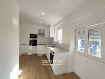 Apartamento T2 para Venda em Queluz e Belas