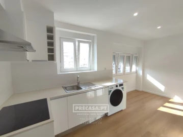 Apartamento T2 para Venda em Queluz e Belas