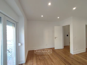 Apartamento T2 para Venda em Queluz e Belas