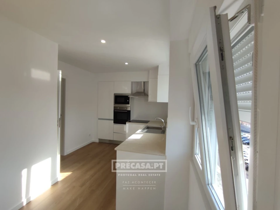 Apartamento T2 para Venda em Queluz e Belas Foto 29