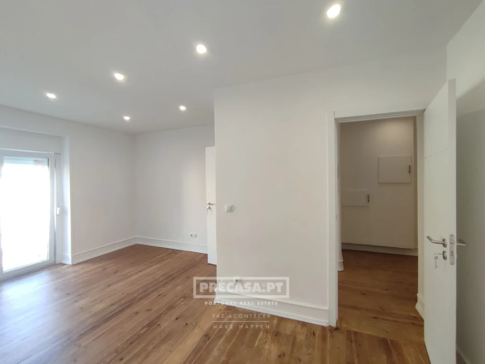 Apartamento T2 para Venda em Queluz e Belas Foto 12