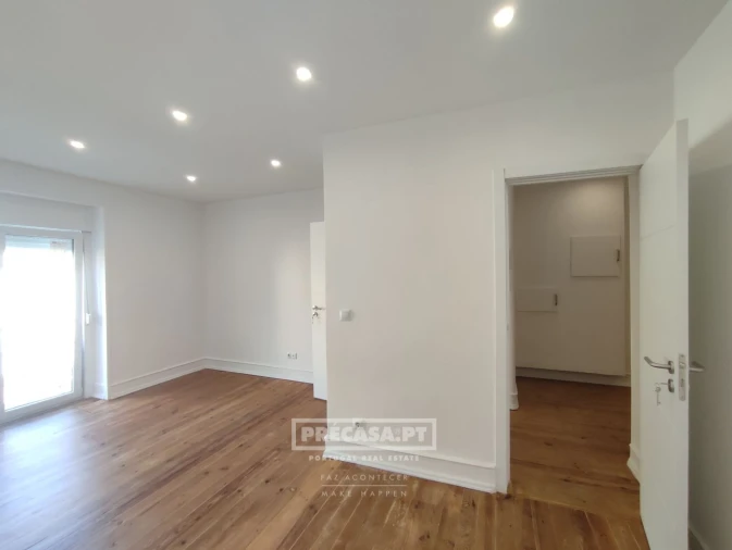 Apartamento T2 para Venda em Queluz e Belas Foto 12