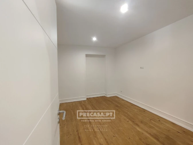 Apartamento T2 para Venda em Queluz e Belas Foto 17