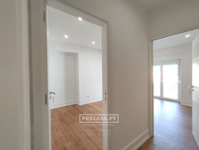Apartamento T2 para Venda em Queluz e Belas Foto 5