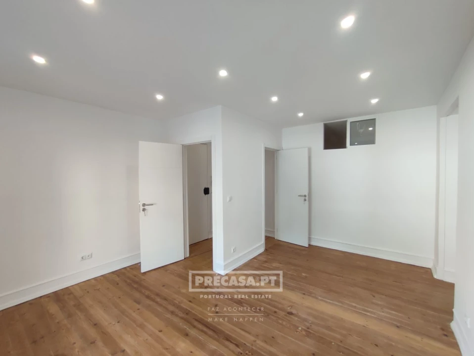 Apartamento T2 para Venda em Queluz e Belas Foto 8