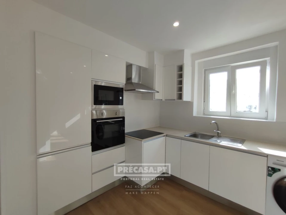Apartamento T2 para Venda em Queluz e Belas Foto 24