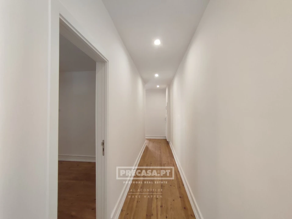 Apartamento T2 para Venda em Queluz e Belas Foto 18