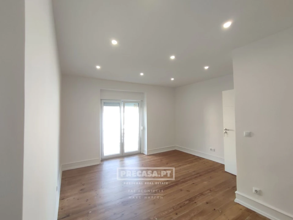 Apartamento T2 para Venda em Queluz e Belas Foto 11