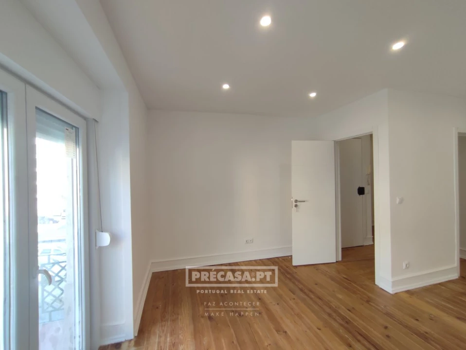 Apartamento T2 para Venda em Queluz e Belas Foto 7