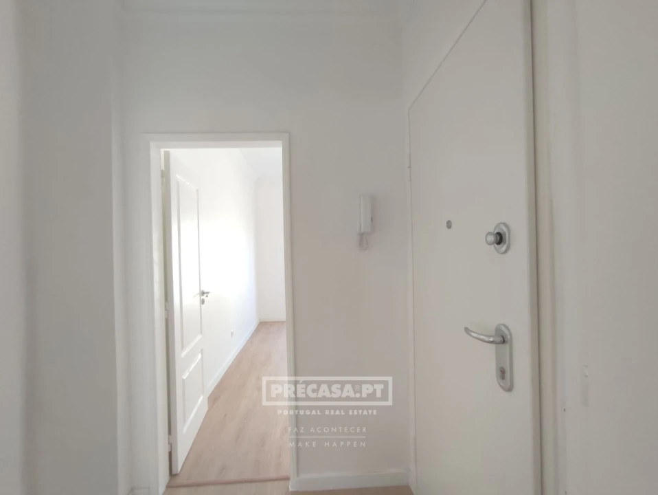 Apartamento T2 para Venda em Falagueira-Venda Nova Foto 8