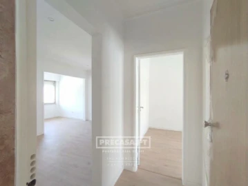 Apartamento T2 para Venda em Falagueira-Venda Nova