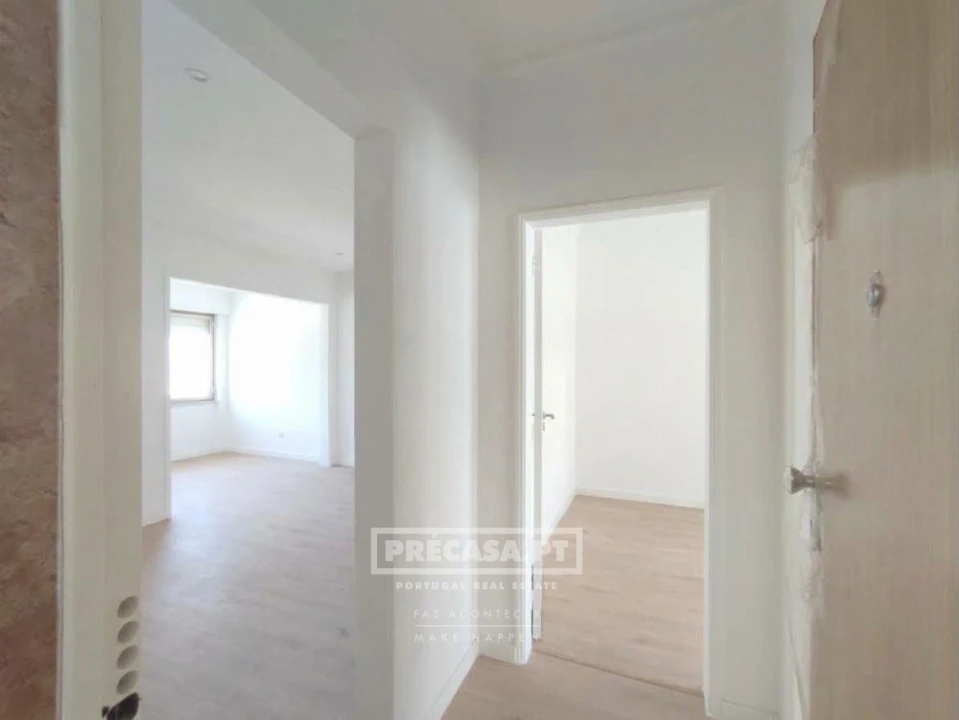 Apartamento T2 para Venda em Falagueira-Venda Nova Foto 2