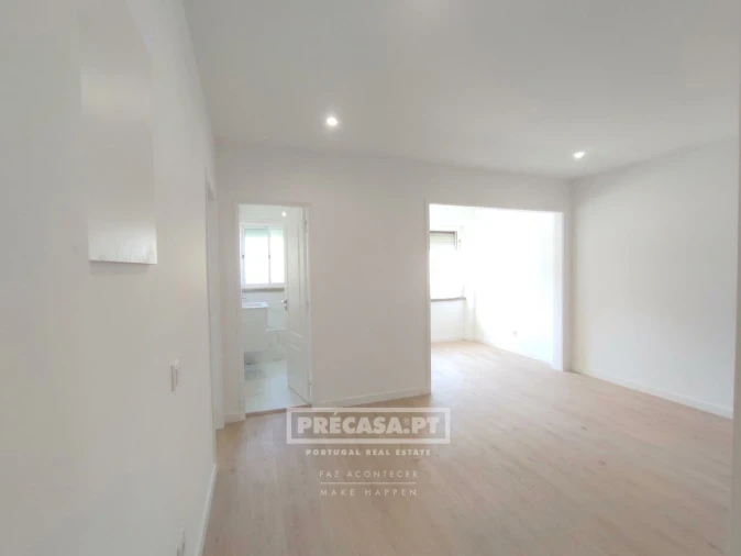 Apartamento T2 para Venda em Falagueira-Venda Nova Foto 3