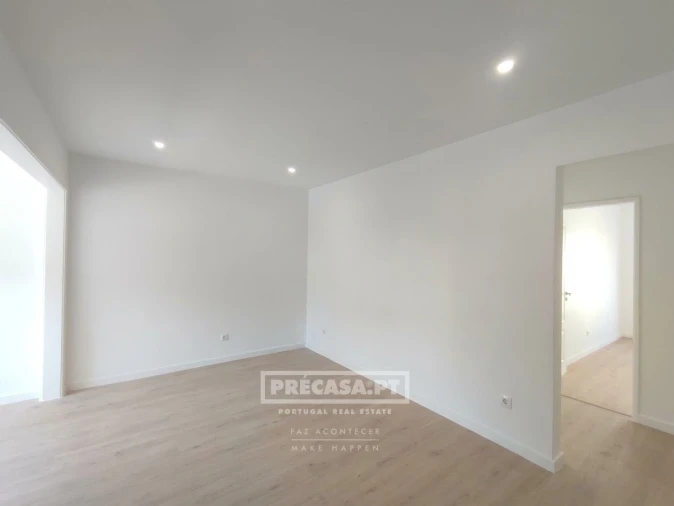 Apartamento T2 para Venda em Falagueira-Venda Nova Foto 4