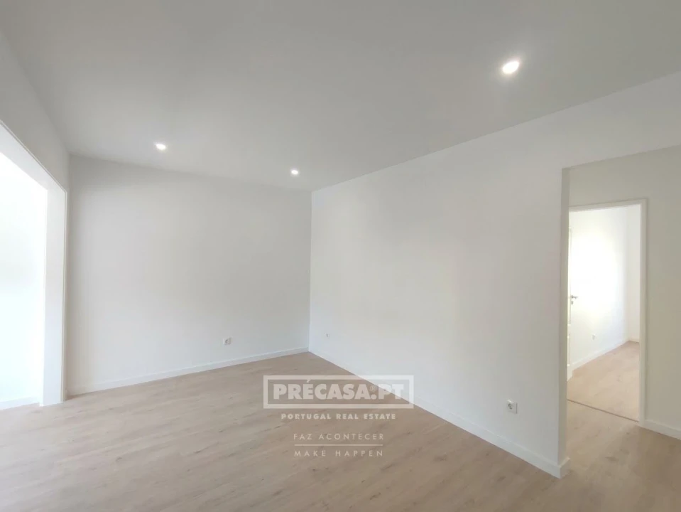 Apartamento T2 para Venda em Falagueira-Venda Nova Foto 4